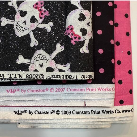 Skull print/Polka dot 100% cotton Fabric lot 8+ yards total 42-44 in wide - Picture 2 of 6
